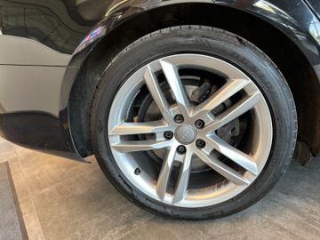 MYAUTOCENTER – Gebraucht- und Jahreswagen mit Werkstattservice in Pfaffenhofen Audi A4 Avant Attraction *BI-XENON*KLIMAAUTOM*ALLRAD*
