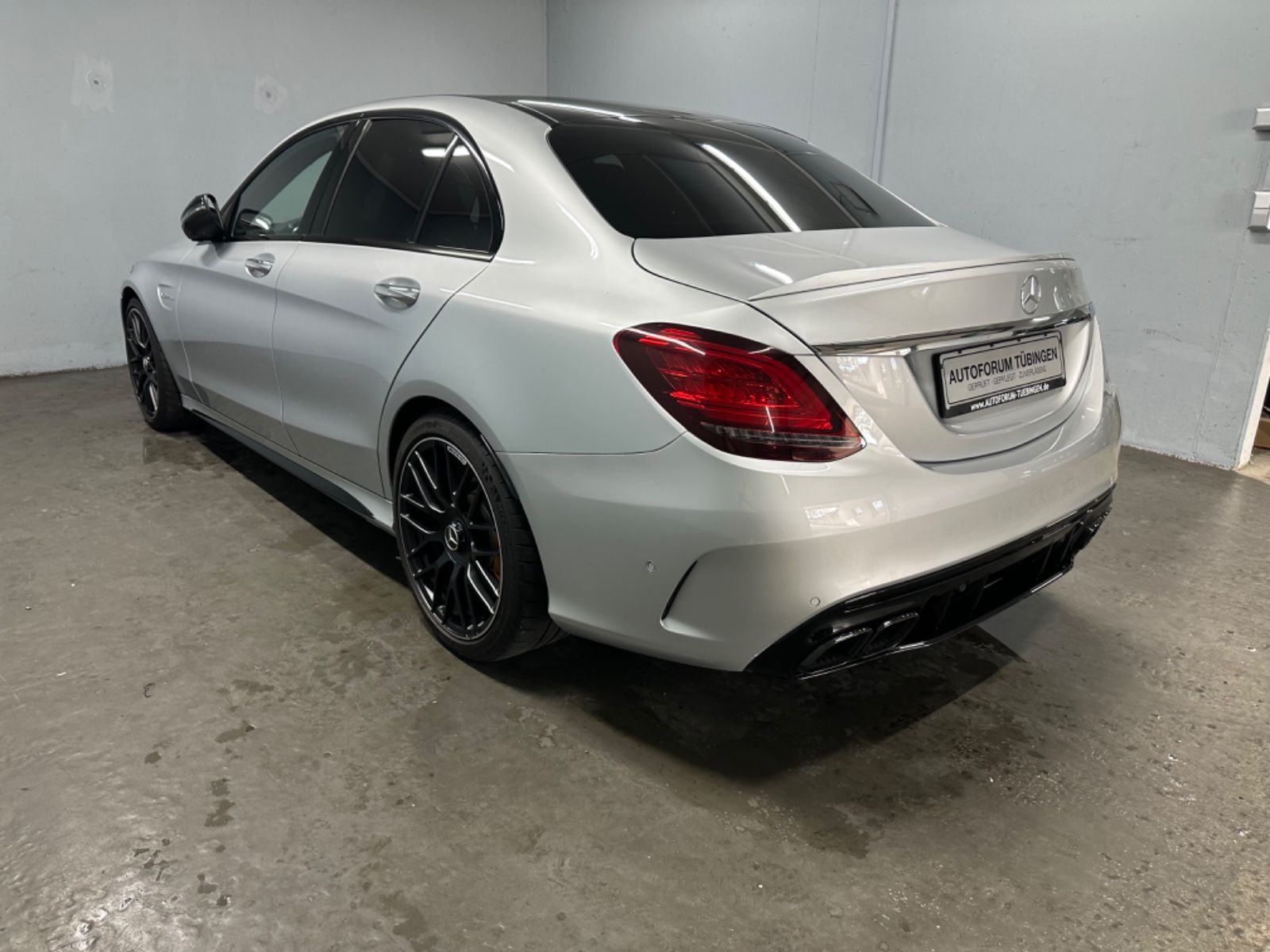 Fahrzeugabbildung Mercedes-Benz C 63 S *PANORAMA*KERAMIK*KEYGO*VMAX*CARBON*