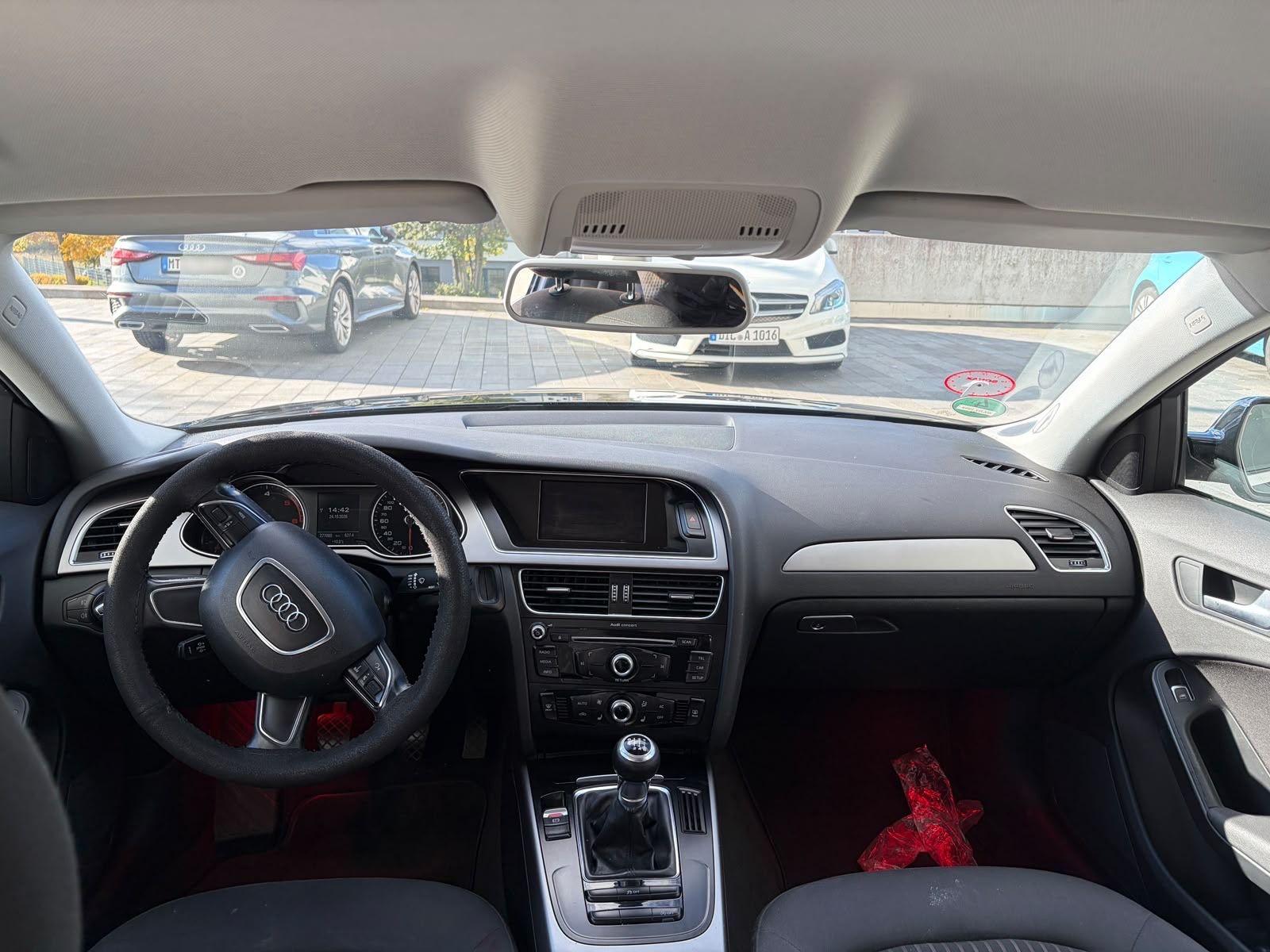 Audi A4 2012 — photo 9