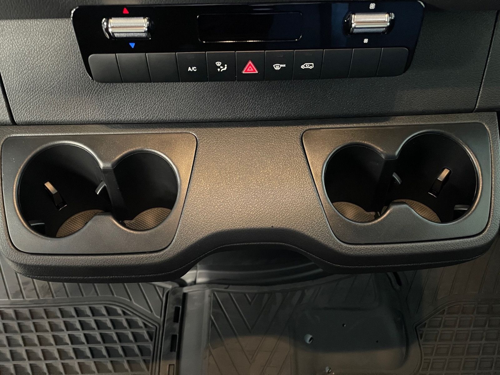 Fahrzeugabbildung Mercedes-Benz Sprinter 315 Kasten PRO L3H2 LED AHK Lenkradhzg