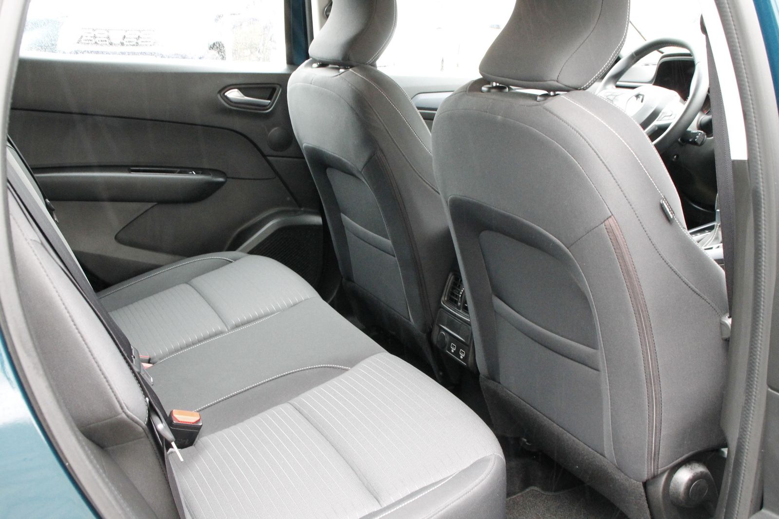 Fahrzeugabbildung Renault Arkana ZEN TCe 140 EDC