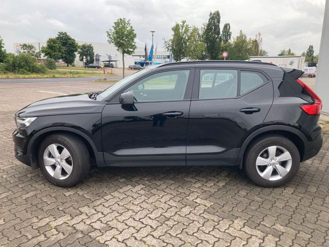 XC 40 T2 Momentum Core 2WD