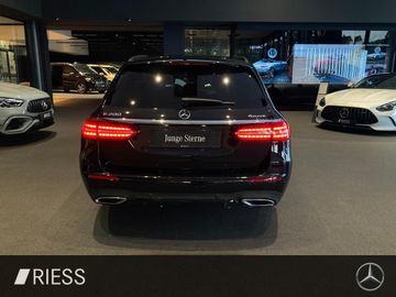 Mercedes E 200 - 12