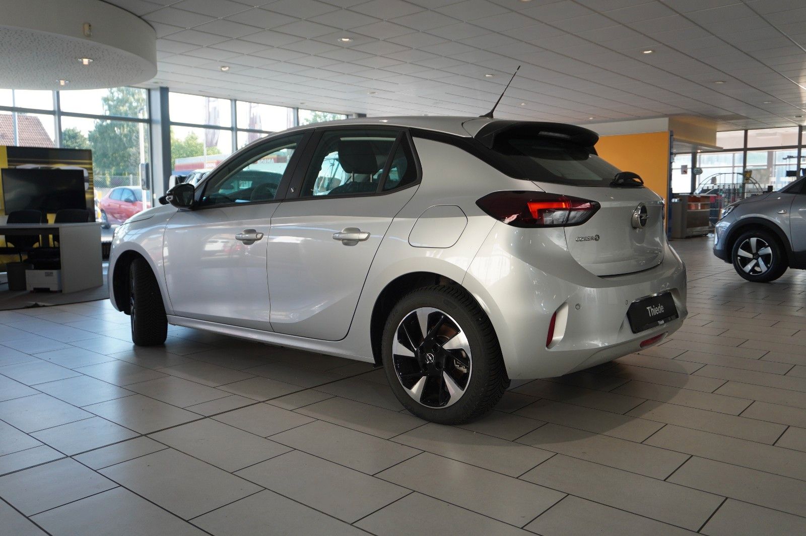 Fahrzeugabbildung Opel Corsa-e F EDITION 7KW NAVI/VIRT/SHZ/DAB/WÄRMEP.