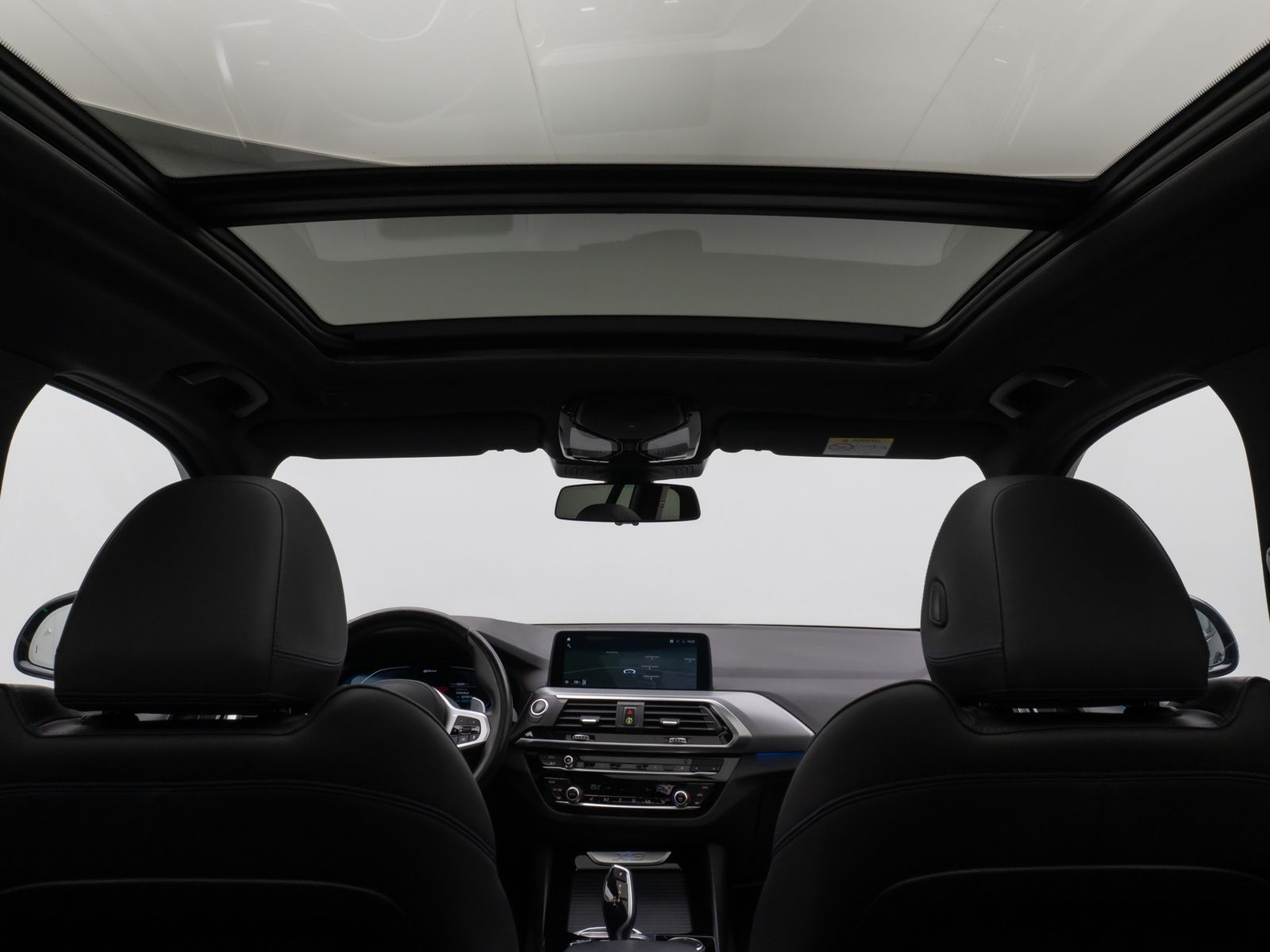 Fahrzeugabbildung BMW X3 xD30e M Sport Panorama 360°HUD DAB HiFi 20Zl