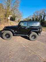 Jeep Wrangler 2.8l CRD Sahara Automatik Sahara - Jeep aus 2014