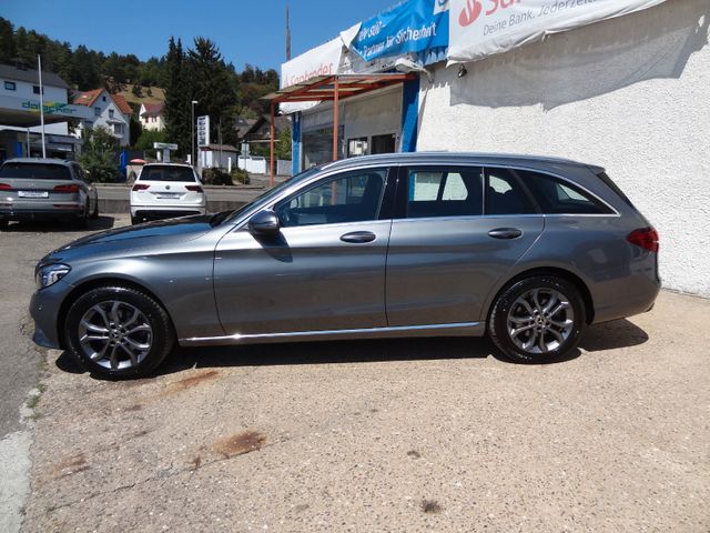 Fahrzeugabbildung Mercedes-Benz C 200 4Matic/2.Hd/Pano/AHK/Kam/Navi/77TKM/