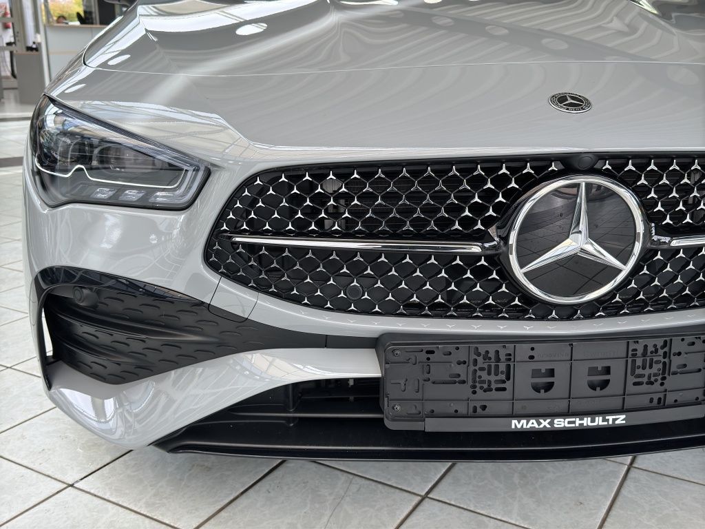 Fahrzeugabbildung Mercedes-Benz CLA 200 Special Edition AMG*Navi*DISTRON*PDC*RFK