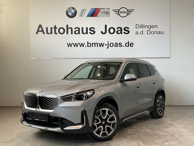 BMW iX1 eDrive20 |elektr. Sitzverst. |AHK |Head-Up D