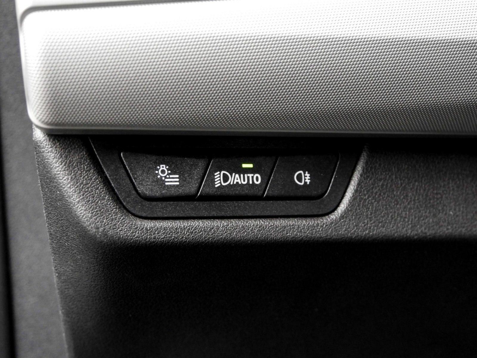BMW iX1 xDrive30 RFK NAVI LED Sound Syst. PDC V+H, миниатюра 16