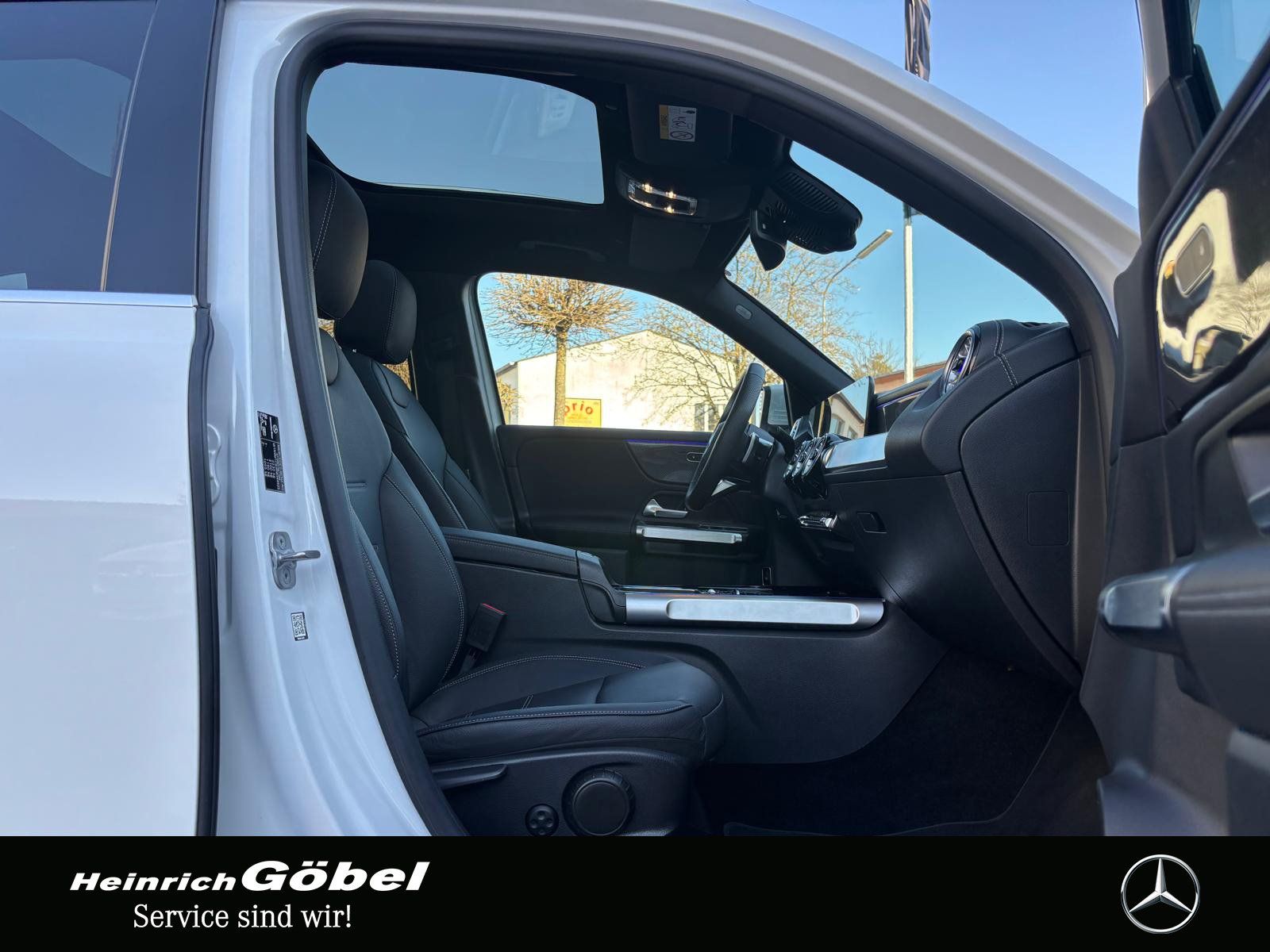 Fahrzeugabbildung Mercedes-Benz GLB 200 d AMG PANO LEDER WP KAM VZA AUG-REA ASA