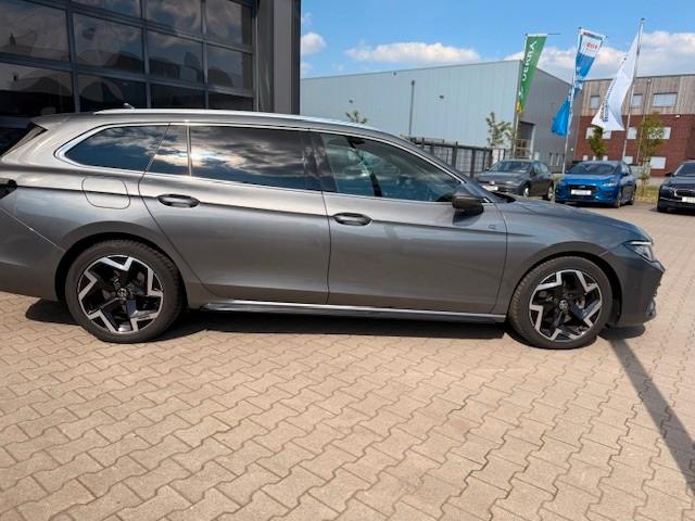 Volkswagen Passat Variant 2.0 TDI R-line ACC LED