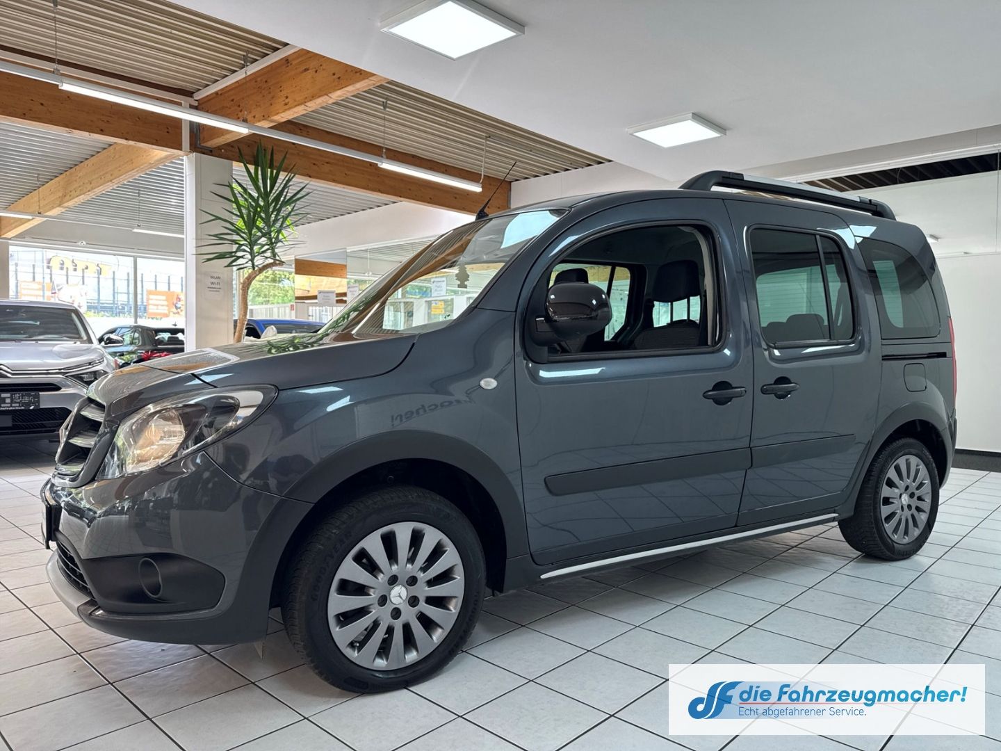 Fahrzeugabbildung Mercedes-Benz Citan 111 CDI lang Tourer Edition Klimaautom SH