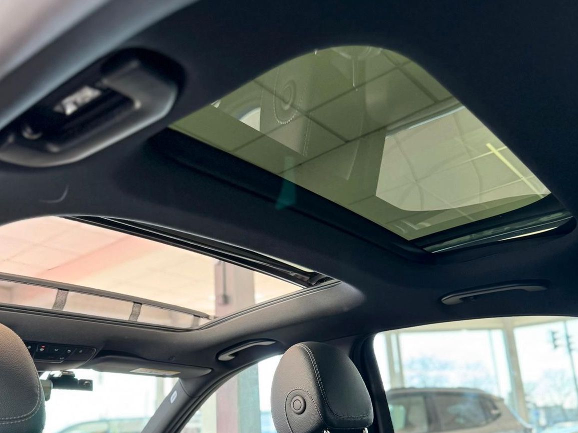 Fahrzeugabbildung Mercedes-Benz E 300 E Limousine E 300 e