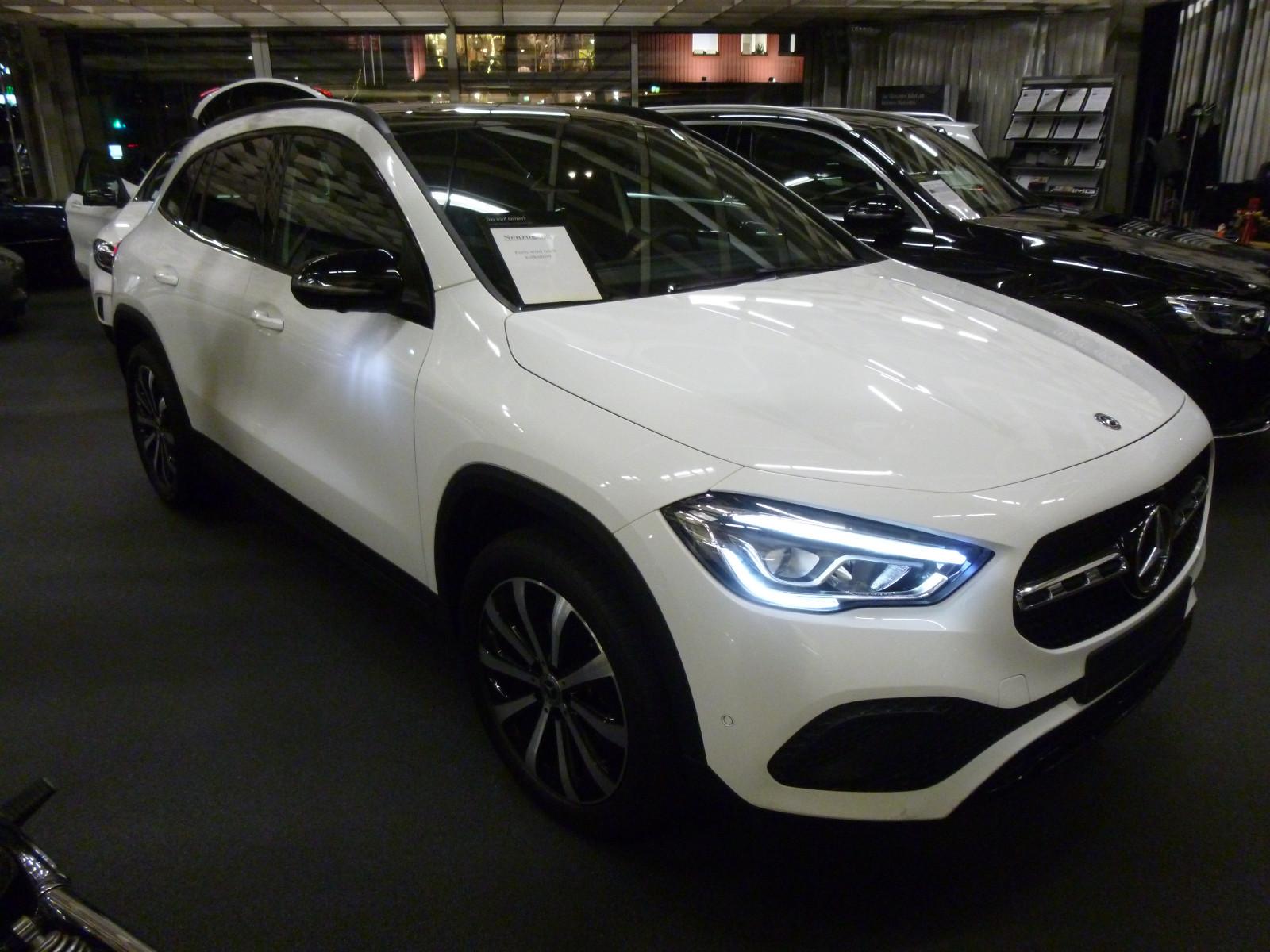 Mercedes-Benz GLA 200,Totw,360°, Panodach,Memory,DAB,19 Zoll