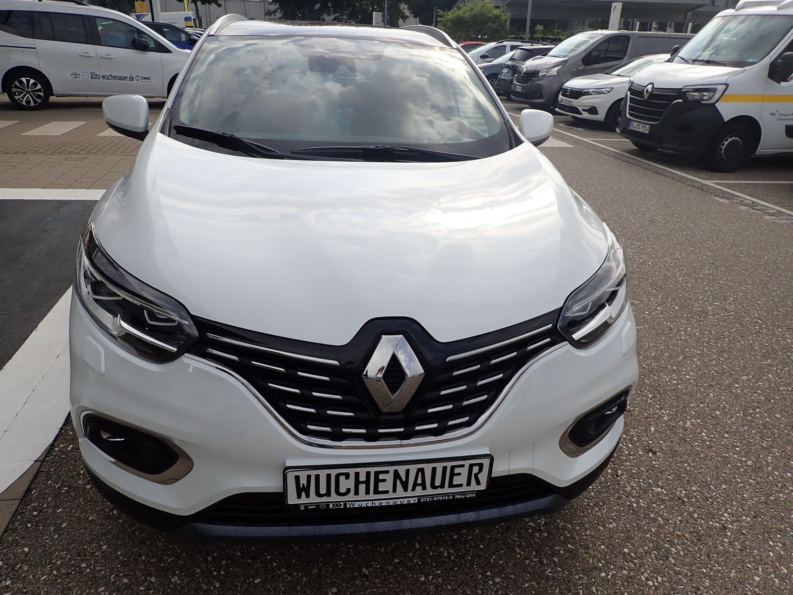 Fahrzeugabbildung Renault Kadjar TCe 160 EDC LIMITED/AUTOMATIK/SHZ/NAVI