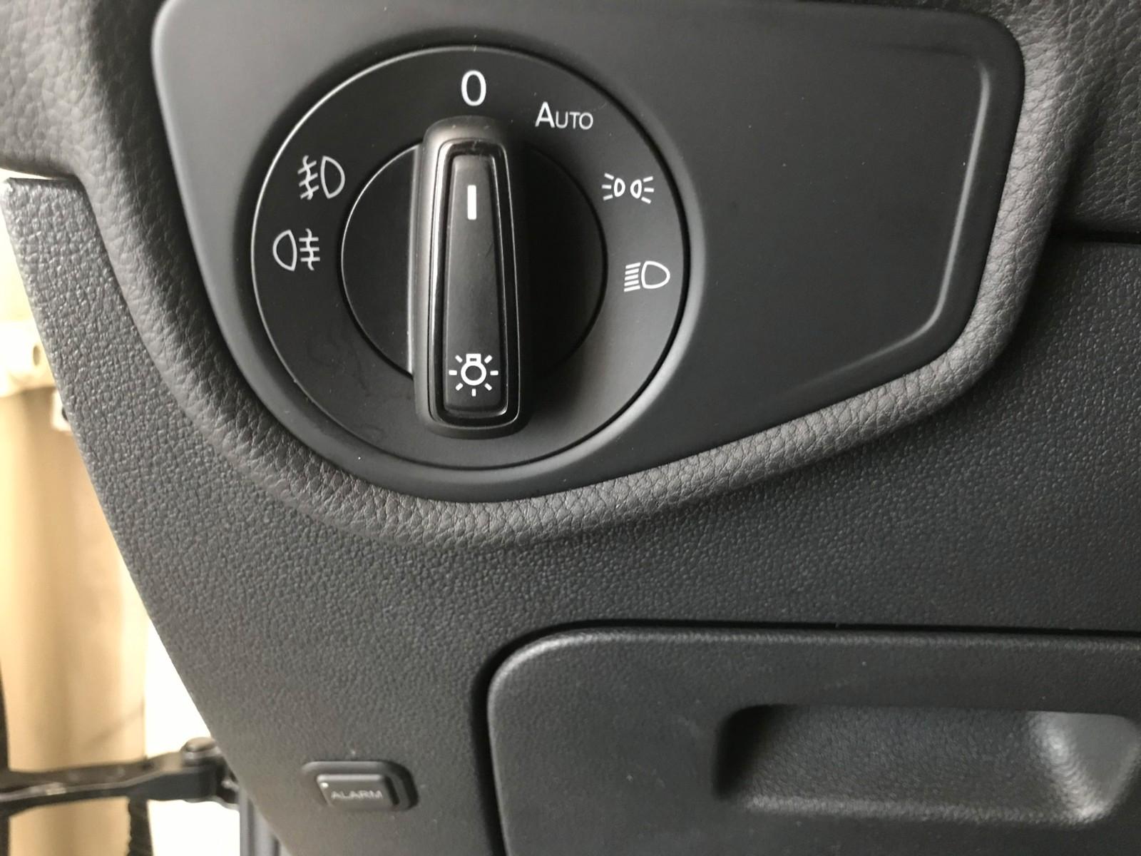 Volkswagen Touran 2.0 TDI SCR DSG TAXIAUSSTATTUNG, миниатюра 19