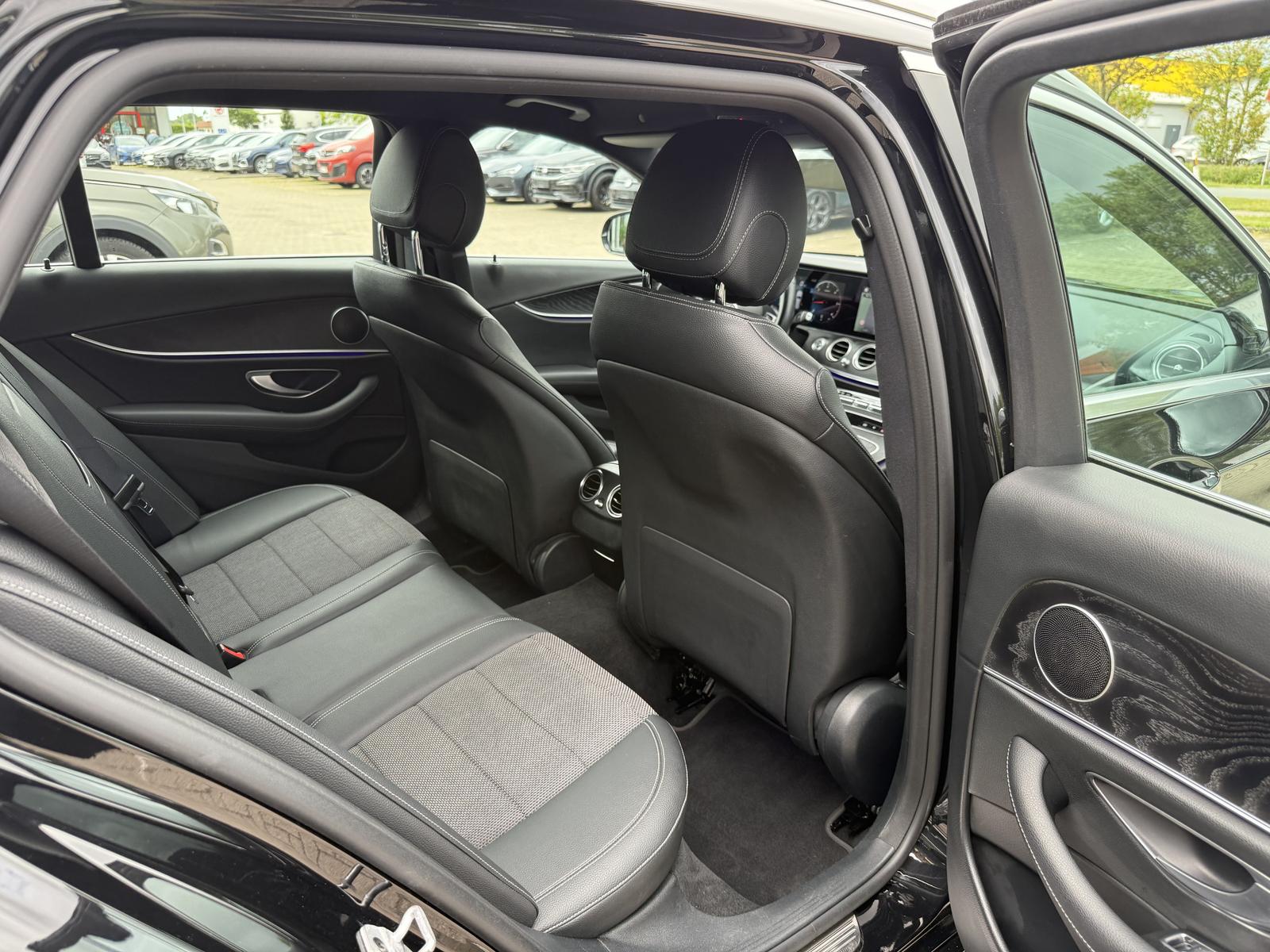 Mercedes-Benz E 200 d,T-M Avantgarde,T-Leder,R-Kam,Ambiente