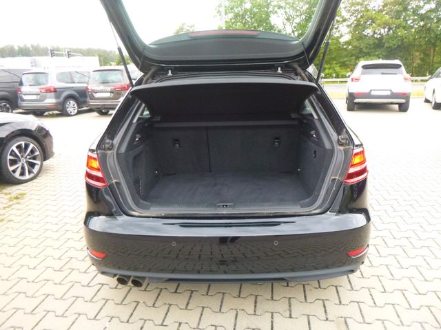Fahrzeugabbildung Audi A3 Sportback 35 TFSI >AUT/NAV/Sitzheiz/Einparkh<