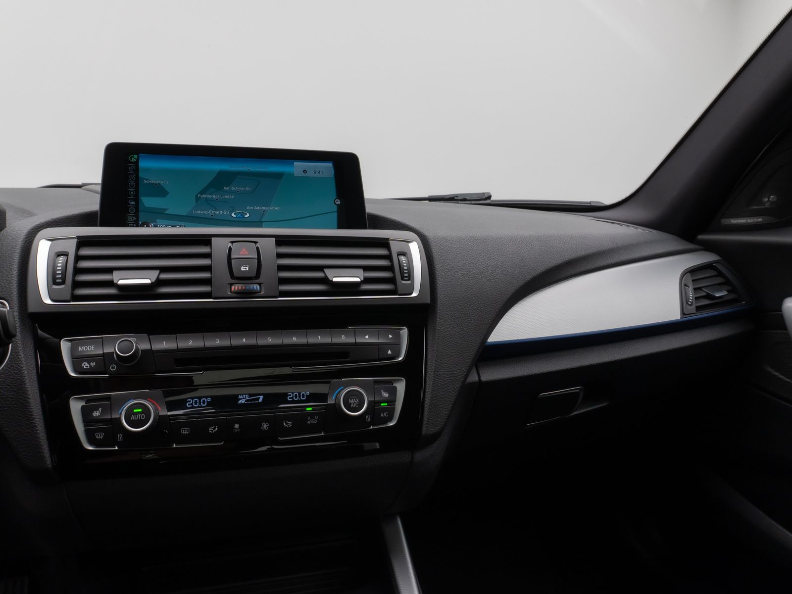 Fahrzeugabbildung BMW M135i xD Parkassist Glasdach H/K NaviPr Komfort