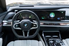 BMW 740 – 8 / 30