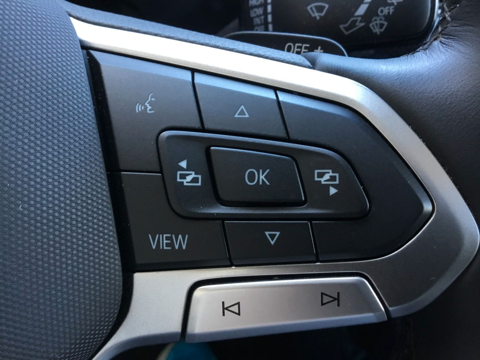 Fahrzeugabbildung Volkswagen T-Cross 1.5 TSI DSG GOAL+AHK+17"+ACC+Kamera