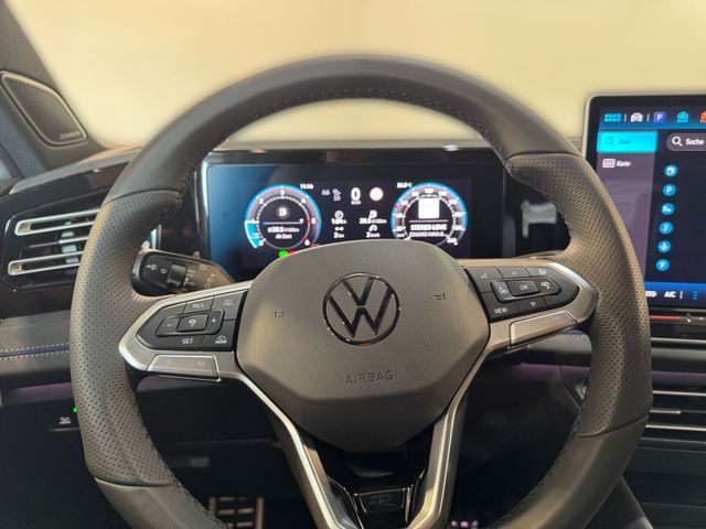 Tiguan R-Line 2,0 TDI 4M DSG LEDER+PANO+AHK+STAN