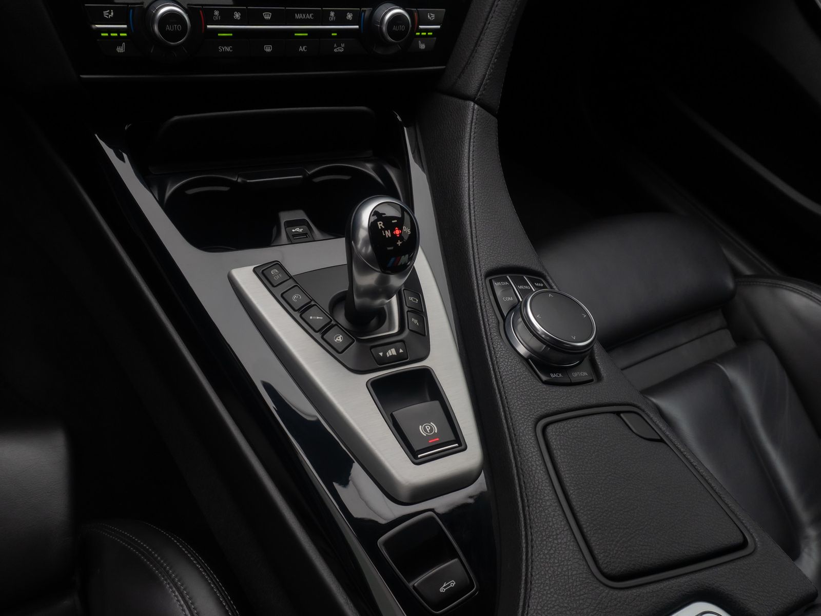 Fahrzeugabbildung BMW M6 Cabrio 360&deg; HUD B&O SoftClose Komfort 20Zoll