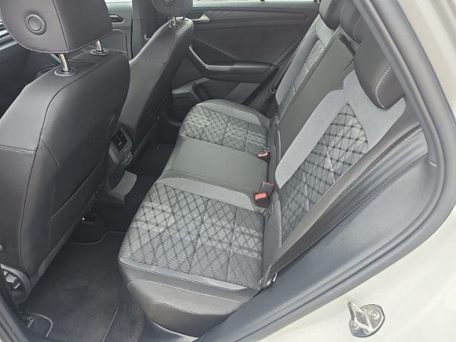 Fahrzeugabbildung Volkswagen T-Roc R-LINE 1,0 TSI LED APP CONNECT SHZ DAB PDC