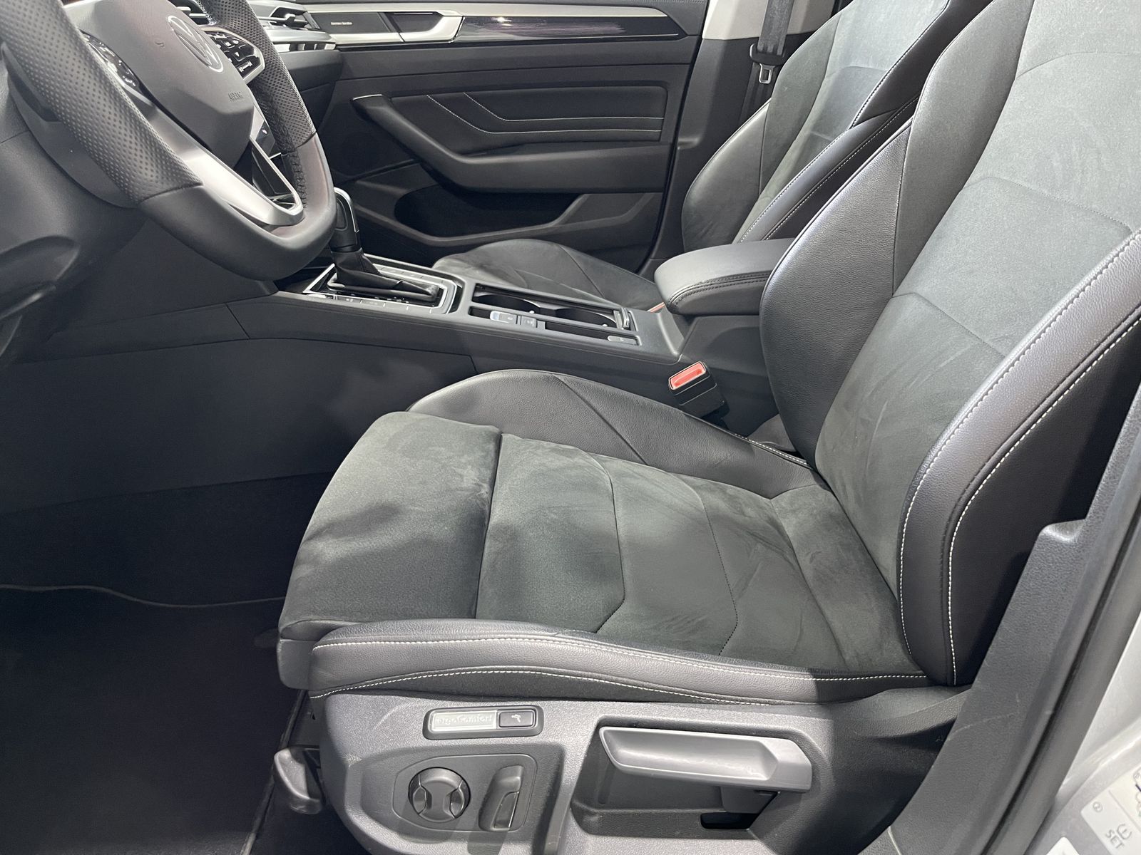 Fahrzeugabbildung Volkswagen Arteon Shooting Brake 2.0 TDI*4Motion*Cam*AHK*