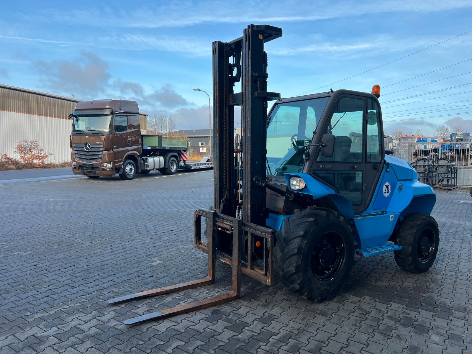 Fahrzeugabbildung Manitou M30-4 / nur: 2.931h / SS / Allrad / 5,3m Hubhöhe