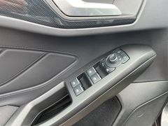 FORD Focus Turnier 1.0 ST-Line X*LED*Navi*DAB*Leder