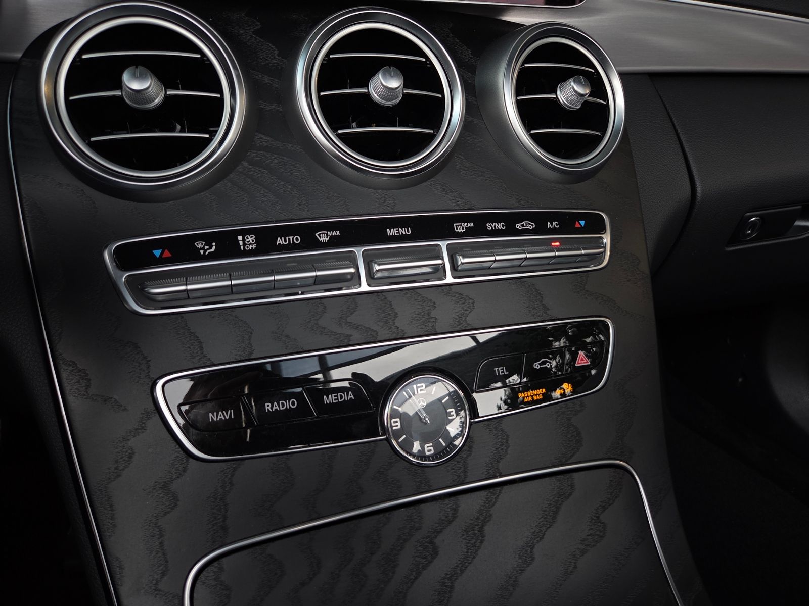 Fahrzeugabbildung Mercedes-Benz C 200 Cabrio AMG LINE NIGHT LED NAV RFK SHZ