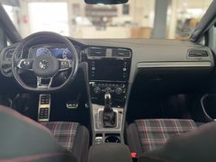 VW Golf VII Lim. GTI Performance /LED/virtual