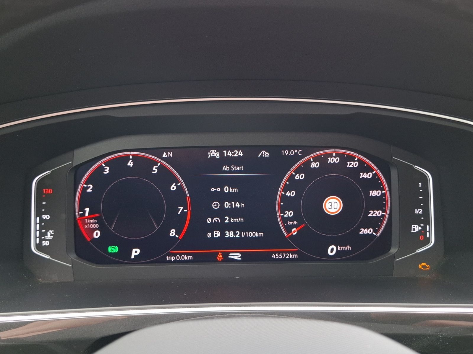 Fahrzeugabbildung Volkswagen Tiguan TSI R-Line DSG 4M Matrix AHK Navi AID ACC