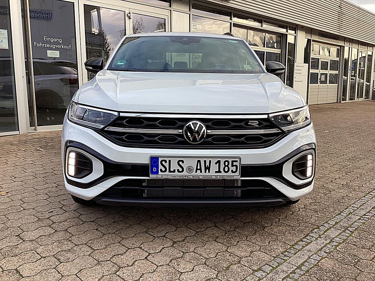 Fahrzeugabbildung Volkswagen T-Roc R-Line 1.5 TSI DSG ACC Matrix Pano