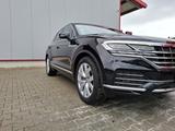 Volkswagen Touareg 3.0 V6 TDI 210kW 4MOTION Tiptronic - - Volkswagen Touareg: 2.0