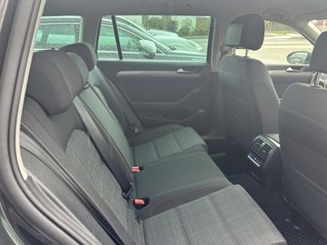 Volkswagen Passat Variant - 12