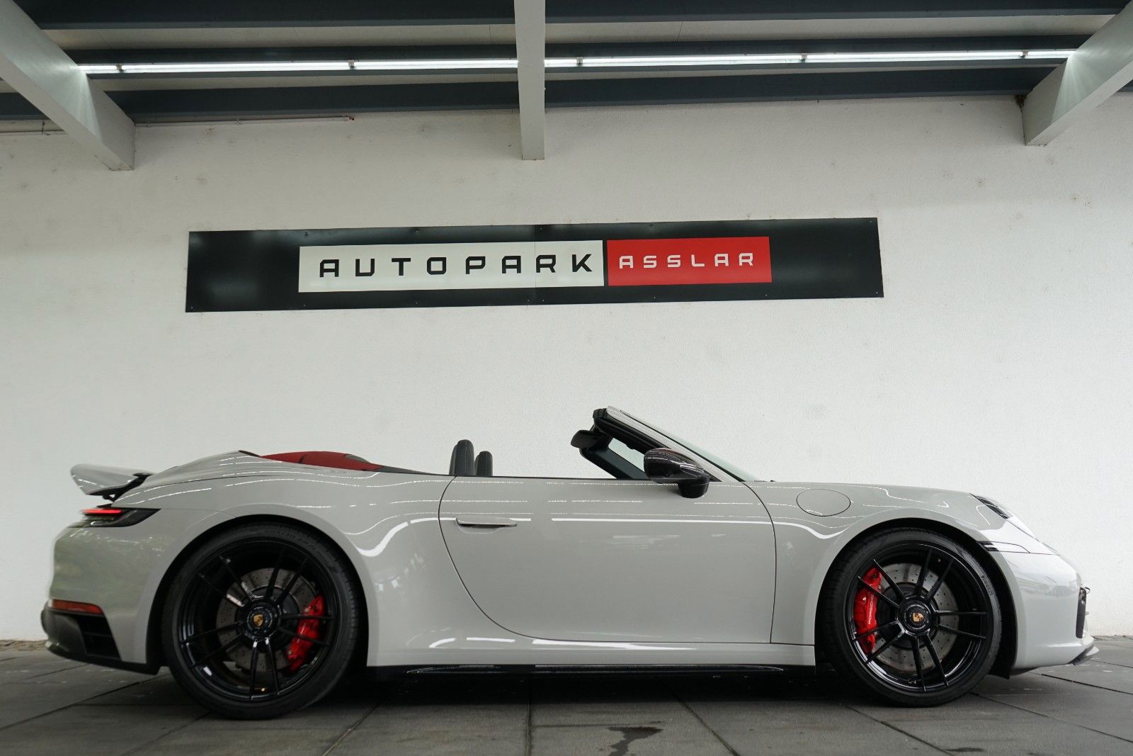 PORSCHE 992 911 Carrera GTS Cabriolet/Kreide/Burmester