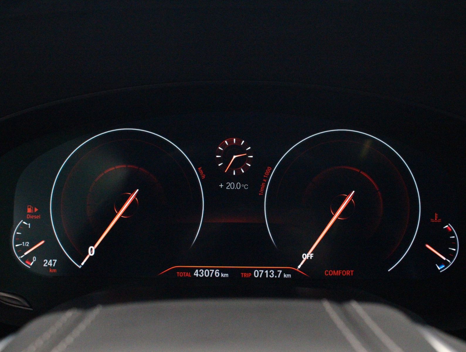 Fahrzeugabbildung BMW 520 d Touring Luxury Line 1. Hand*Pano*H&K*HUD