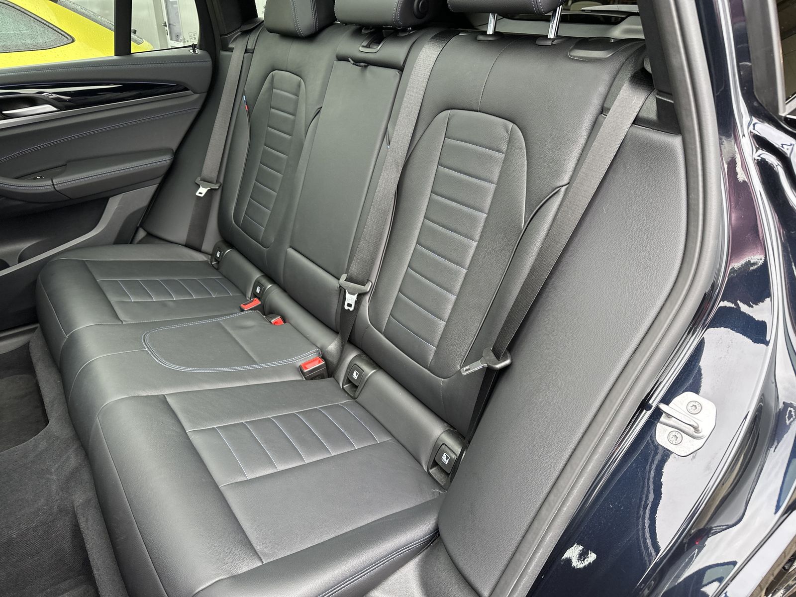 Fahrzeugabbildung BMW X3 xDrive20d M-Sport NAV+LASER+PANO+HUD+20ZO+KAM