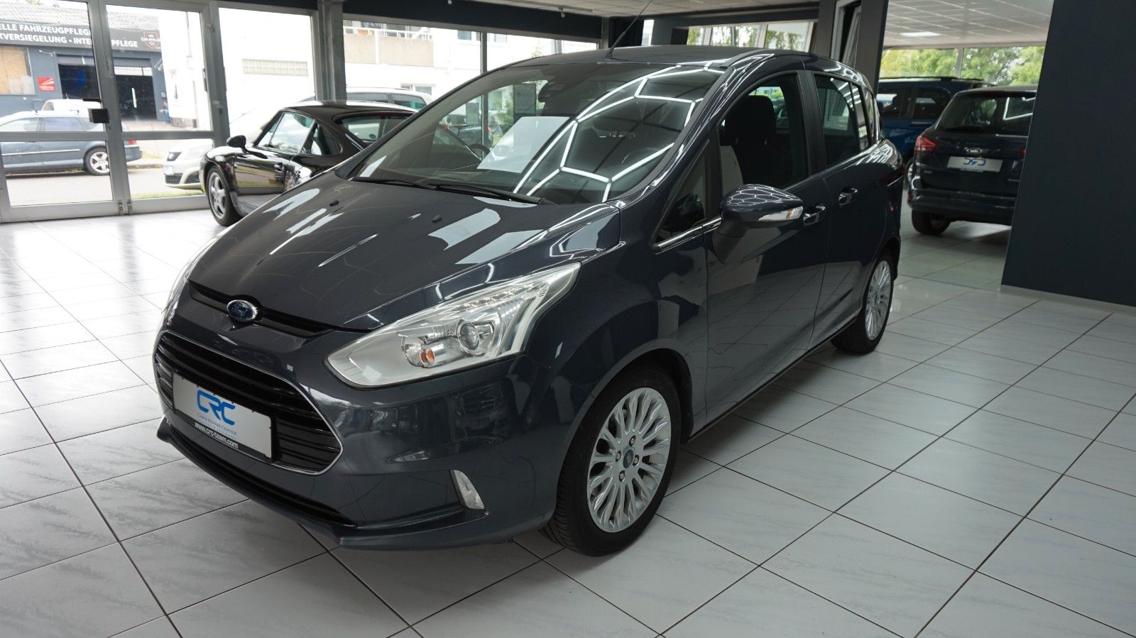 Fahrzeugabbildung Ford B-Max Titanium 4,9 Liter / 100 Km
