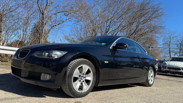 BMW 320i Cabrio Xenon Navi Leder