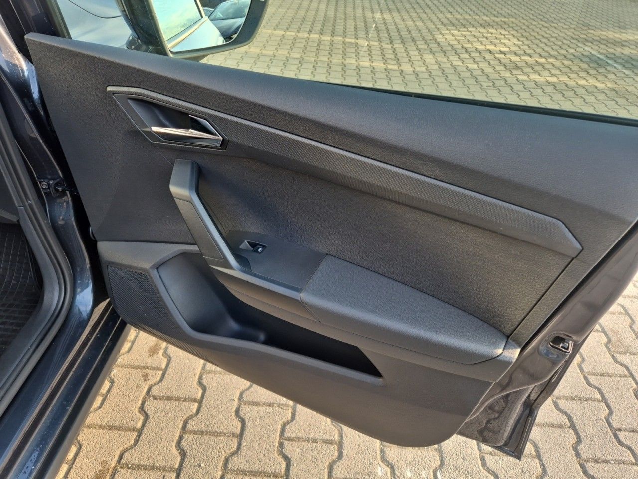 Fahrzeugabbildung SEAT Arona Style Navi Klima Totwinkelassistent