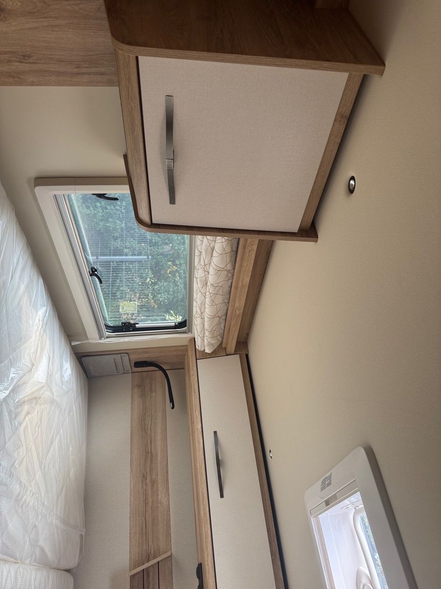 Fahrzeugabbildung Eura Mobil Integra Line IL 720 EB Mondial Pakete, Backofen