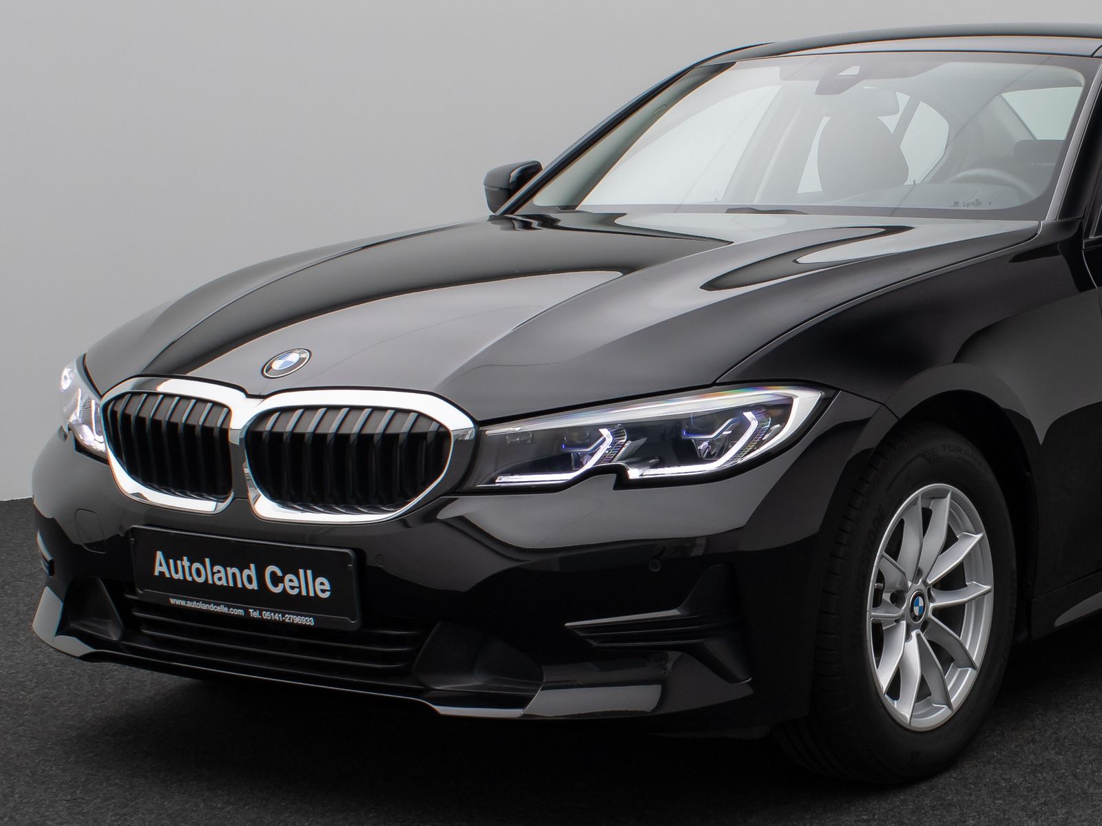 Fahrzeugabbildung BMW 320d Laser HUD DAB HiFi Komfort M Sport Alarm
