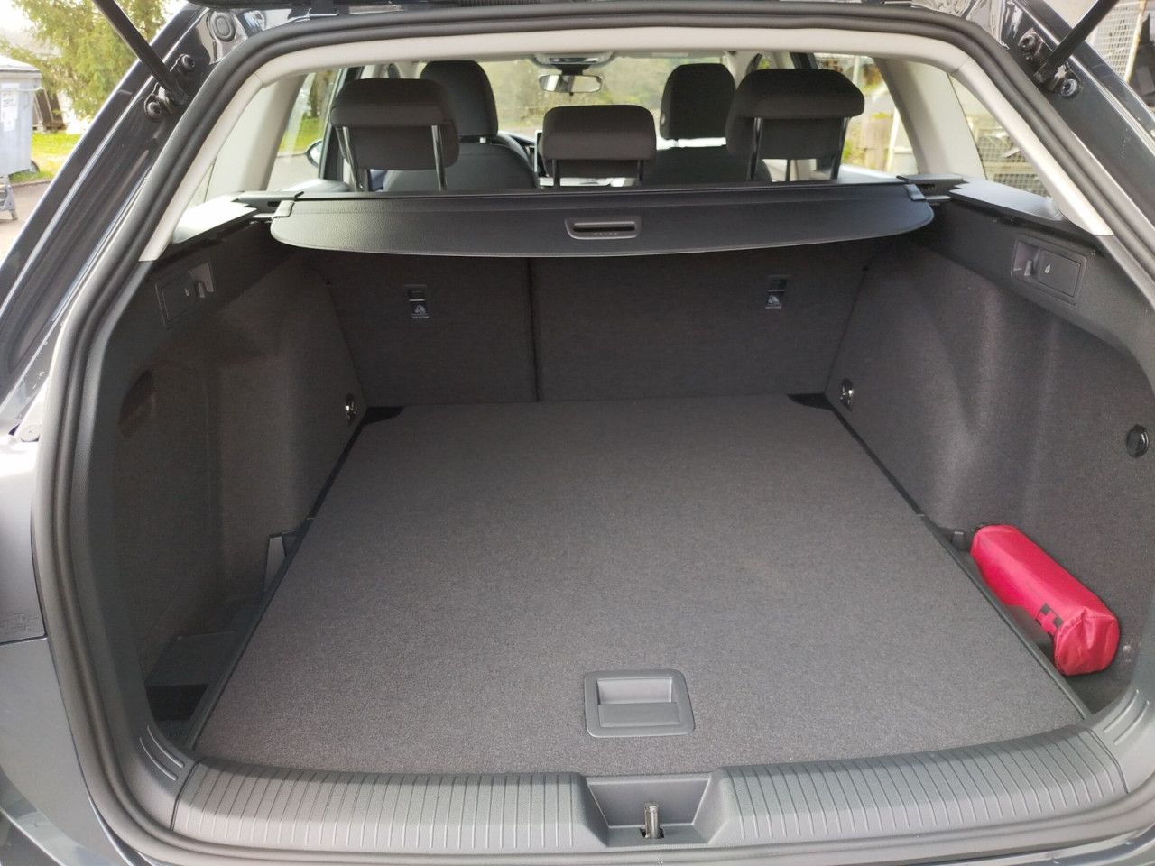 Fahrzeugabbildung Volkswagen Golf Variant Family 1.5 l TSI OPF 85 kW (116 PS)