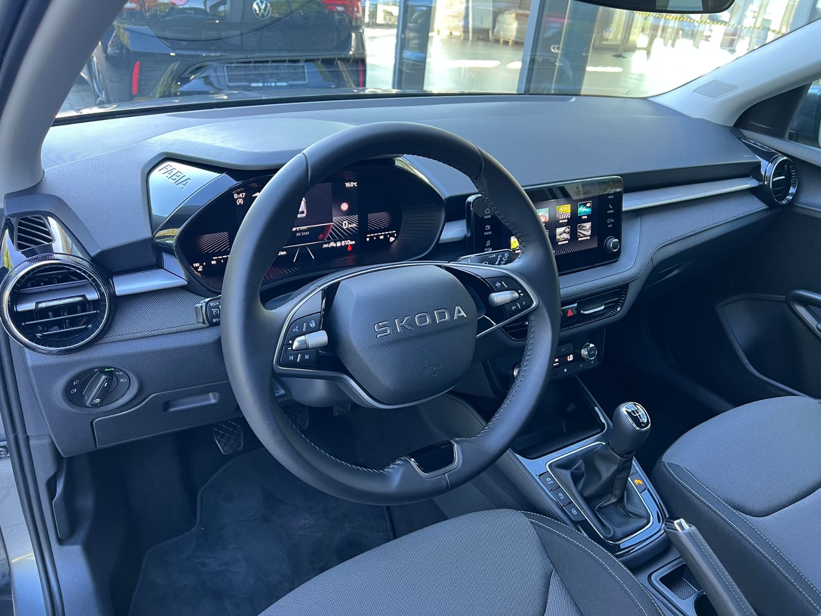 Fahrzeugabbildung SKODA Fabia Selection Tour 1.0 TSI *Vorb. AHK, LED, Ka