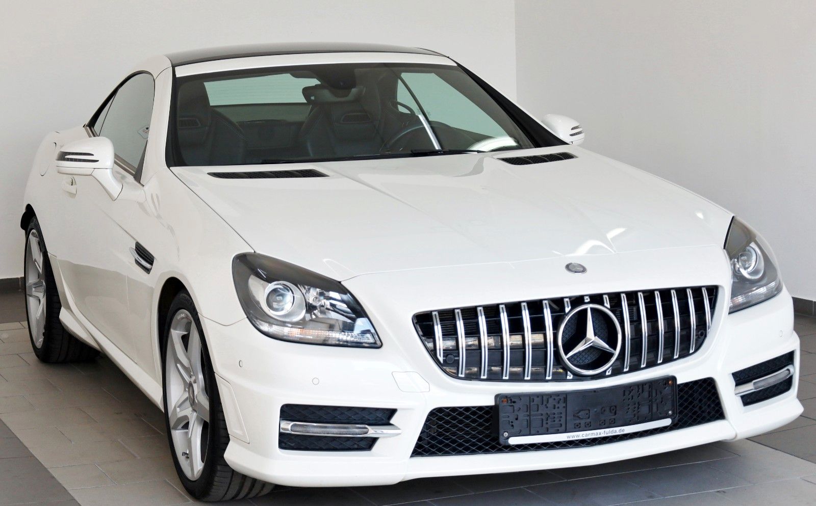 Fahrzeugabbildung Mercedes-Benz SLK 200 AMG Line Leder,Panorama,Navi,Airscarf