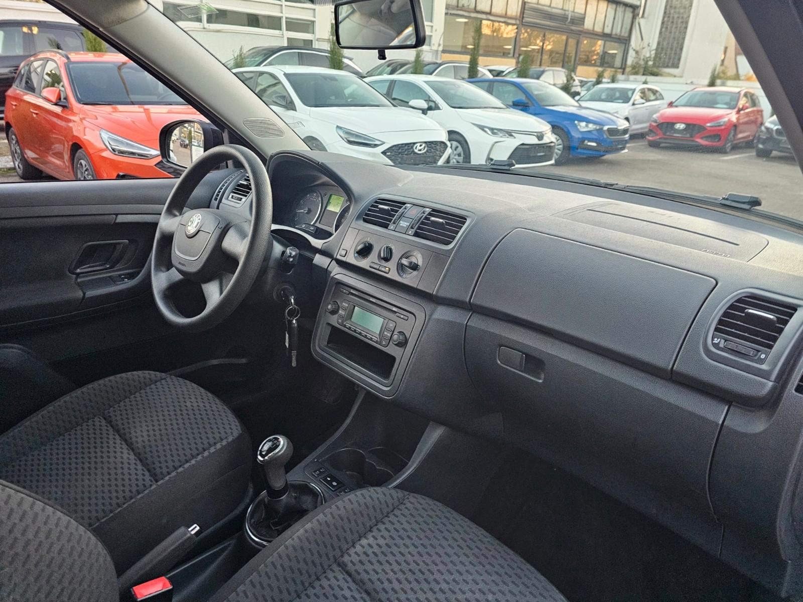 Skoda Fabia 2012 — photo 13
